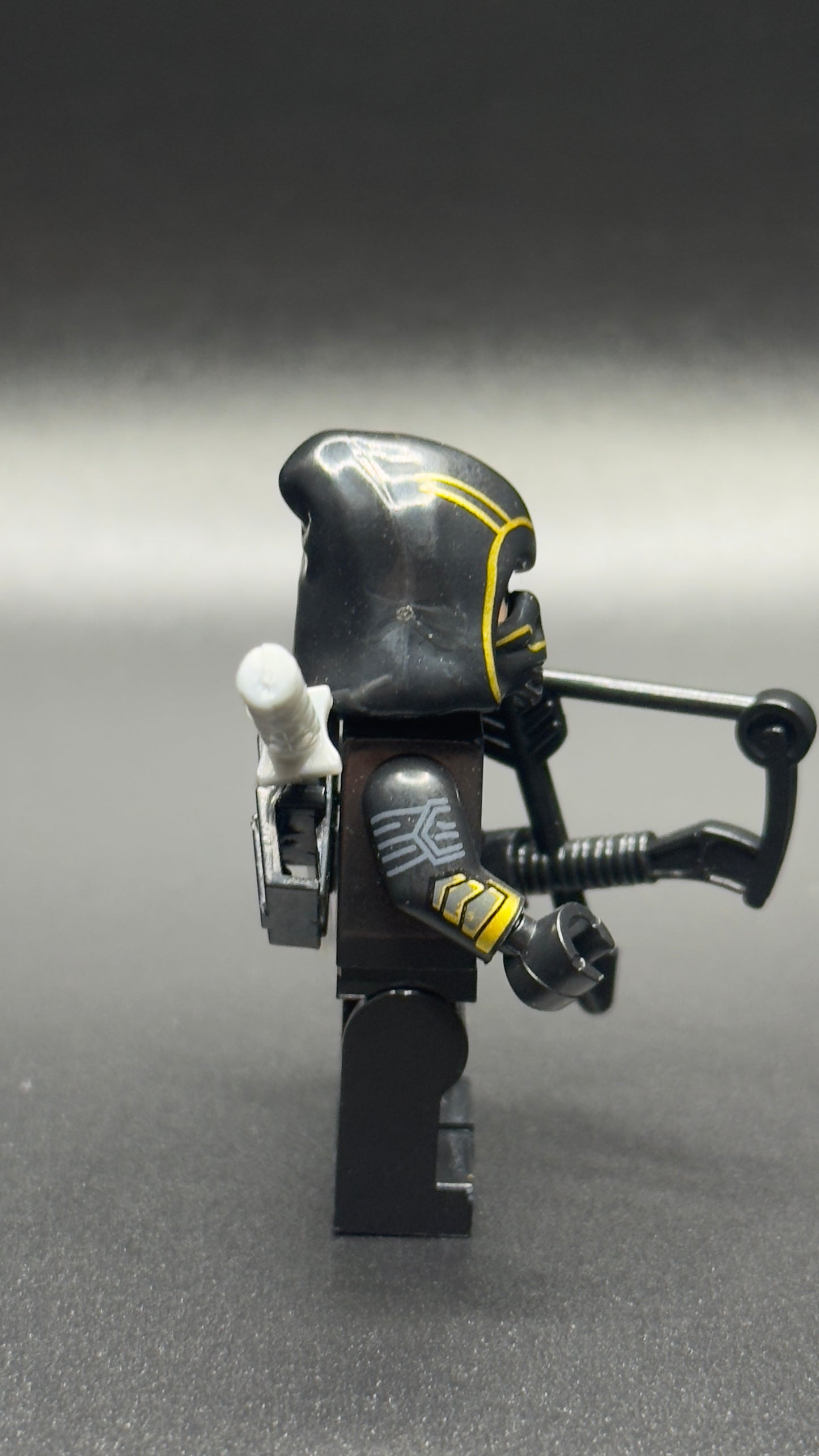 Custom Hawkeye Black & Yellow Minifigure – Marvel Avengers