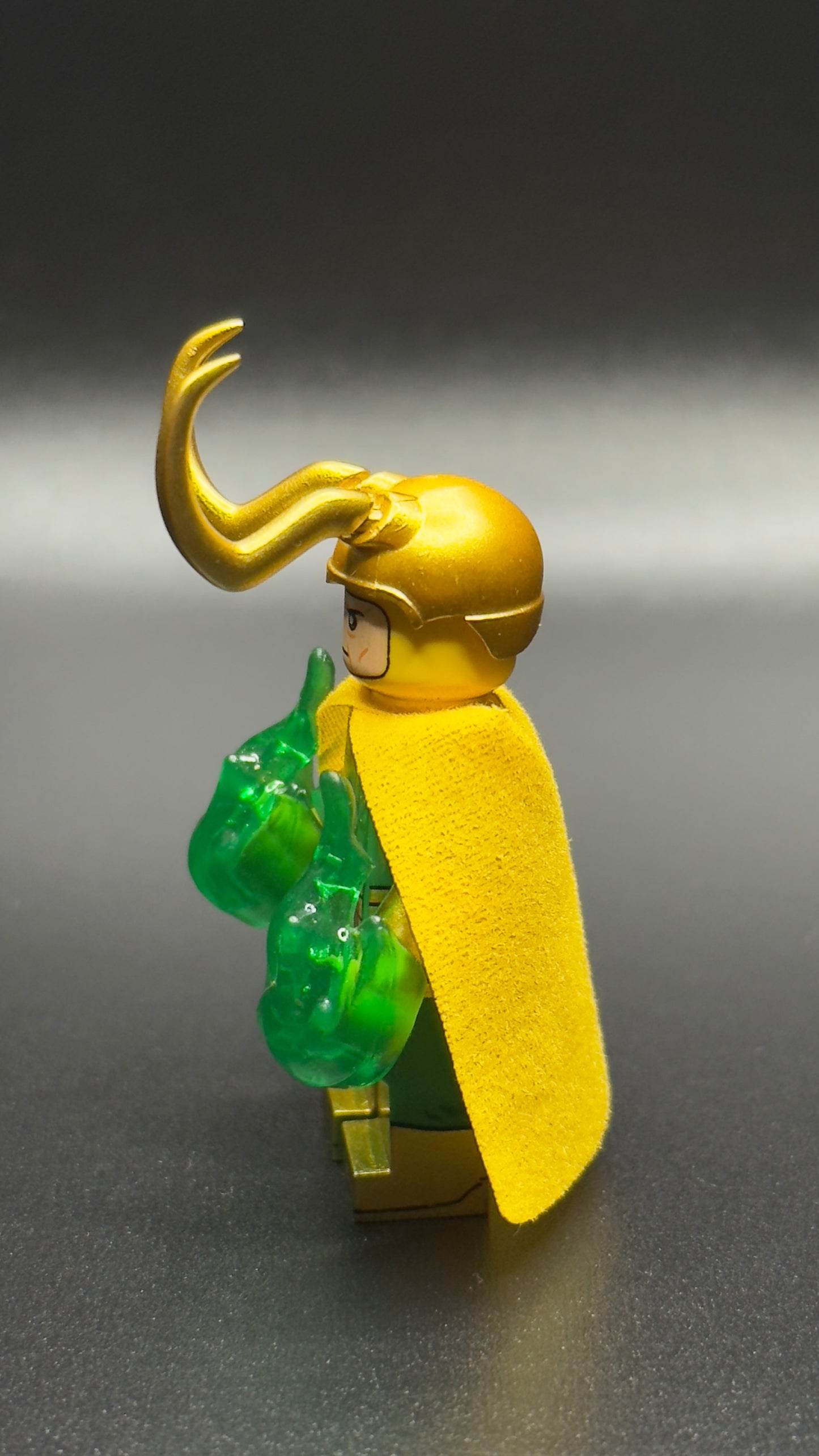 Custom Classic Loki Minifigure – Marvel Yellow & Green Old School Costume