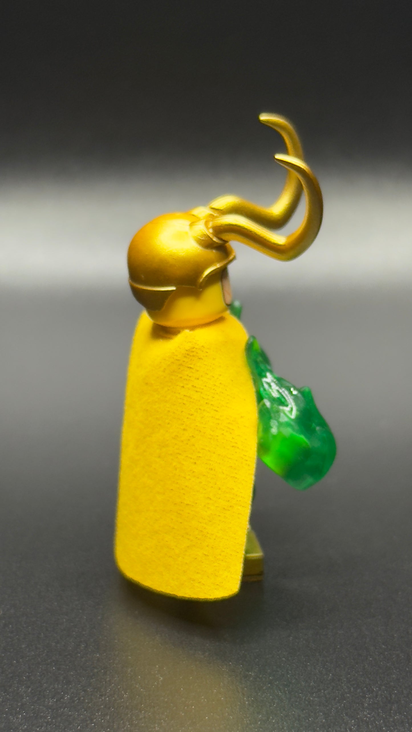 Custom Classic Loki Minifigure – Marvel Yellow & Green Old School Costume